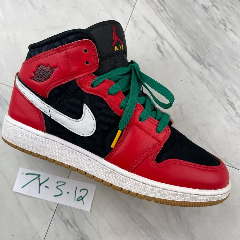 •Nike Air Jordan 1 Mid Boys Size 7Y Red Black Athletic Shoes Sneakers DQ8418-006